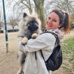 Clémence, un dresseur de chiens à Cluses